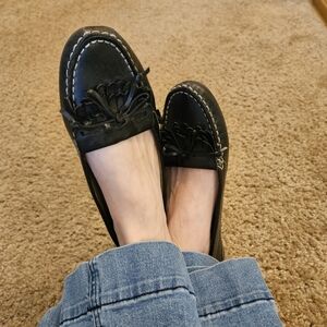 Cole Haan Black Leather Loafers With Fringe & Bow, Size 8.5